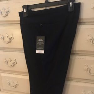 Black cropped pants